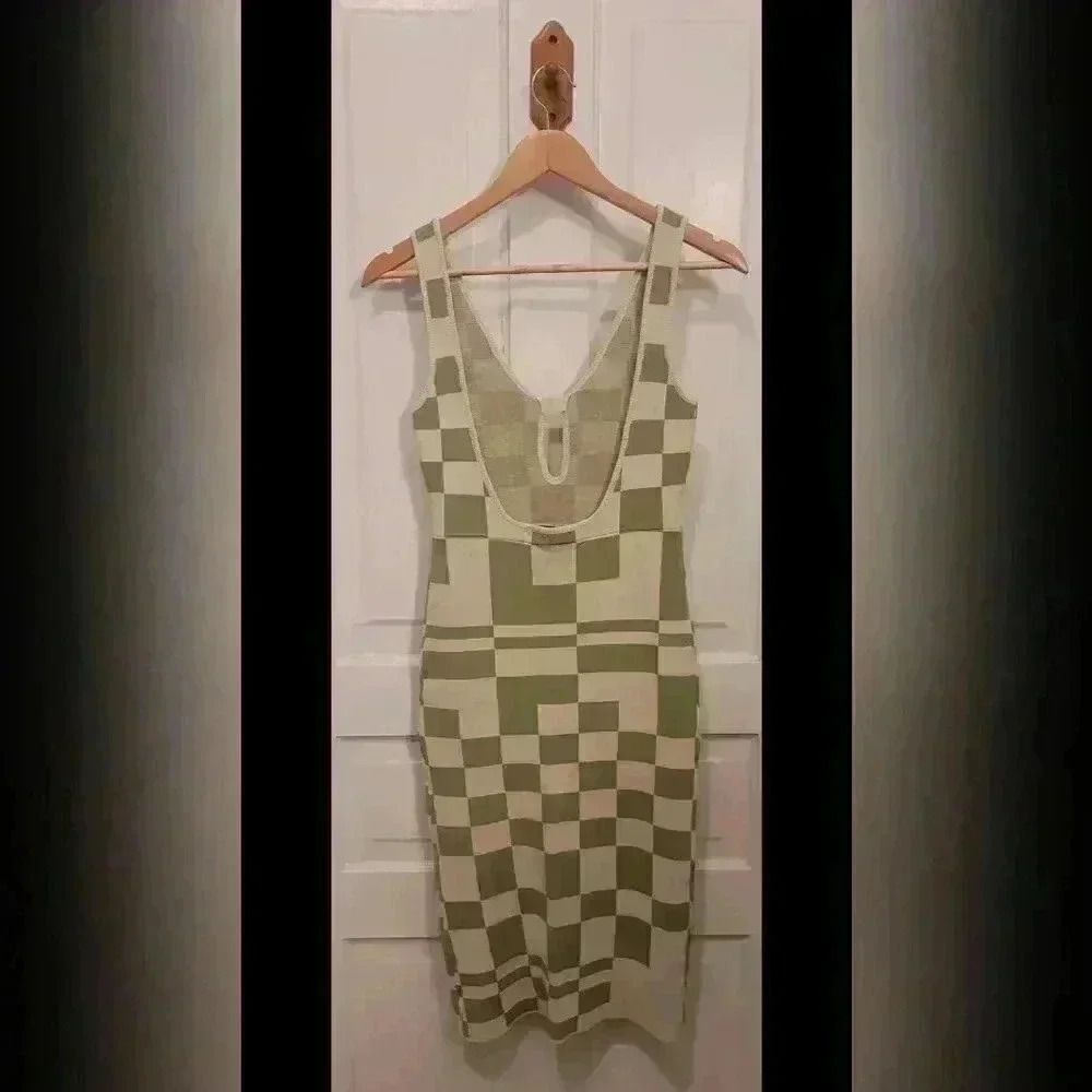 Fore GreenāCheckered Knit Midi Dress Size Medium - Picture 4 of 6